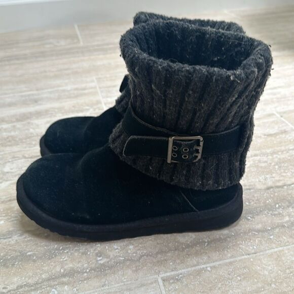UGG women’s Cambridge black suede boots – size 7 - Picture 3 of 6